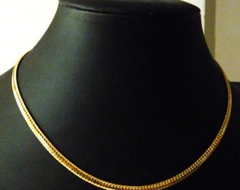 Short vintage 70s flat link choker necklace for women in 18 kt solid gold