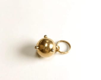 Vintage 1960s style charm bracelet pendant made in Italy in 18kt solid yellow gold