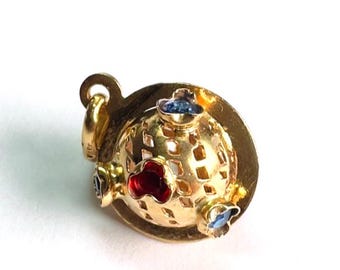 Vintage 1960s Italian 18kt solid gold charm bracelet pendant