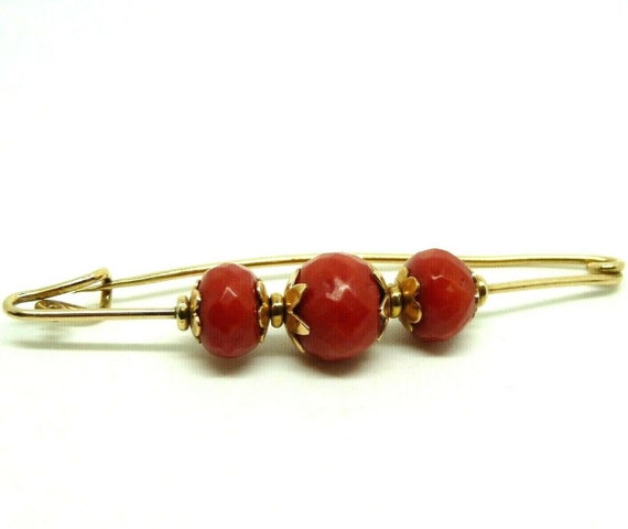 Vintage 1940s brooch with natural Mediterranean co