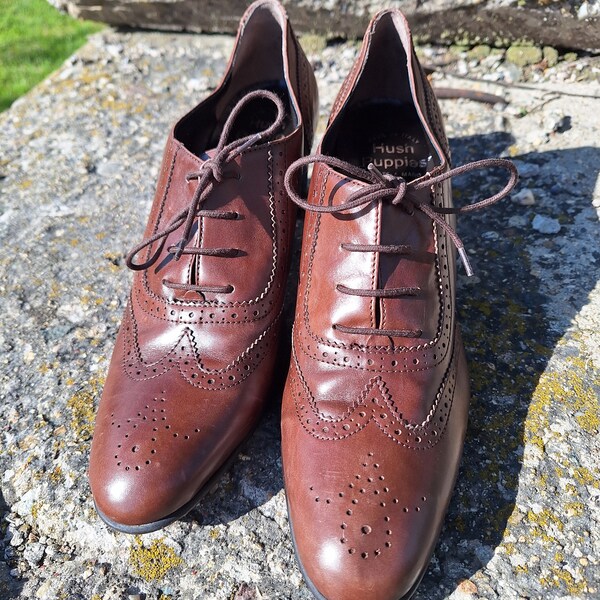 wingtip heels