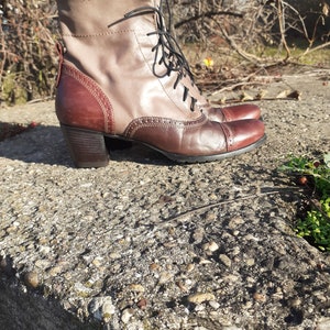 Vintage dames enkellaarsjes vleugeltip, veters vleugeltip middenhak, drie kleuren vleugeltip, elegante oxfordschoenen, maat 40 EU/ 7,5 Amerikaanse maat