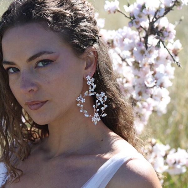 Boho Wedding Earrings, Swarovski Crystal Bridal Earrings, Rose Gold Chandelier Wedding Earrings, Flower Bridal Earrings, Statement Jewelry