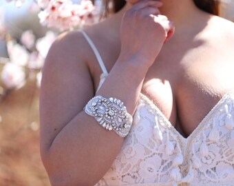 Boho Wedding Bracelet, Vintage Bridal Cuff Bracelet, Swarovski Crystal Wedding Cuff Bracelet, Flower Wedding bracelet, Boho Bridal Jewelry