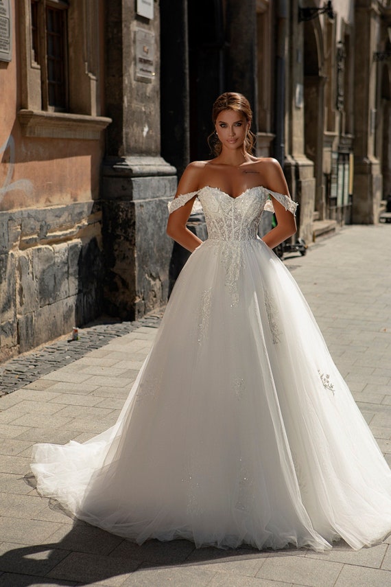 Off-the-shoulder A-line Princess Wedding Dress, 901 