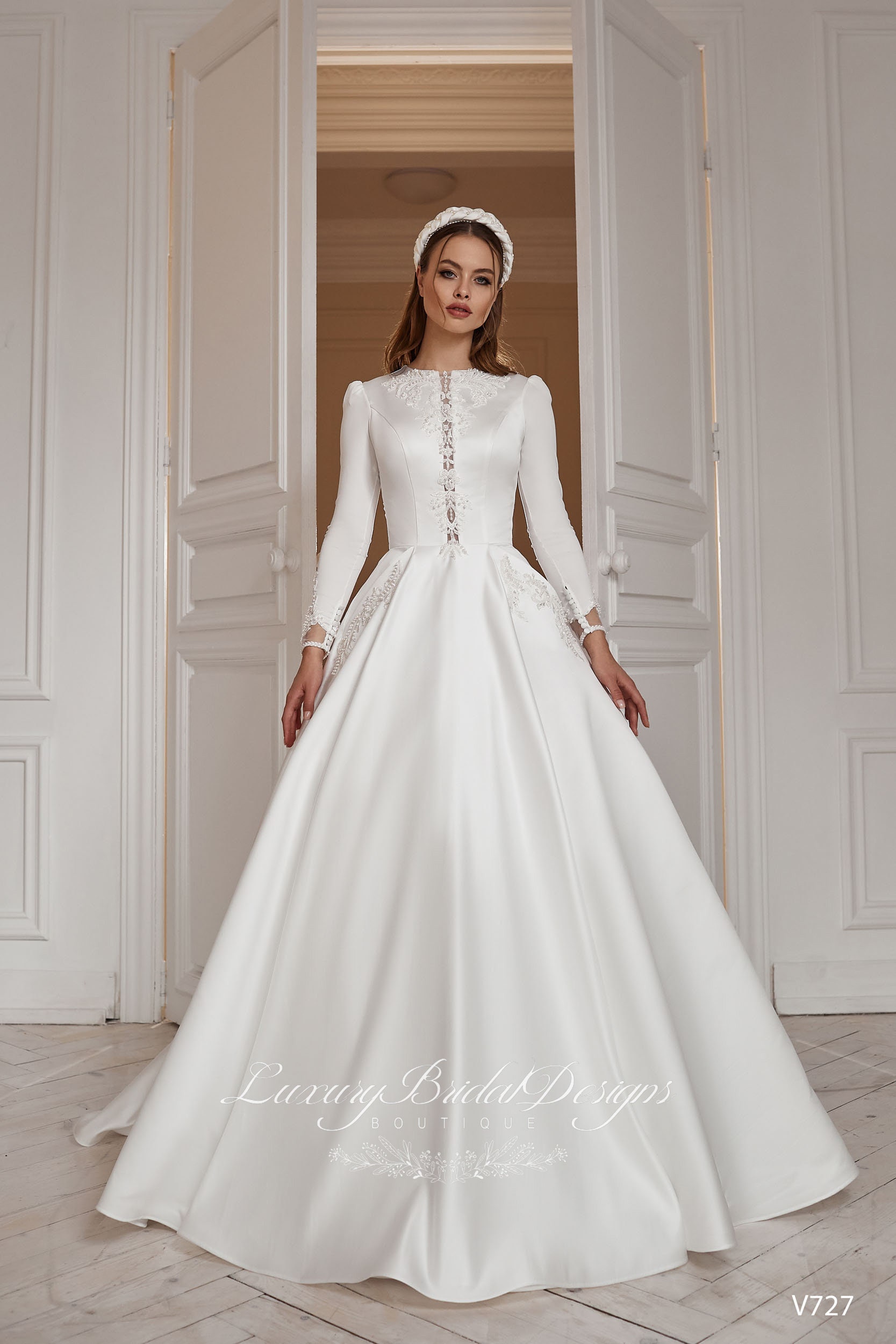 Strapless Ball Gown Wedding Dress With Rouched Bodice | Kleinfeld Bridal