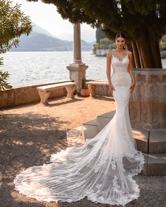 mermaid wedding dresses with long train