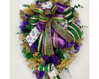 Elegant Floral Mardi Gras Wreath for Front Door, Magnolia Mardi Gras Door Decor, Large NOLA Wreath Party Decor, Fat Tuesday Porch Decoration