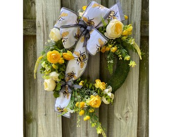 Floral Moss Wreath, Bumble Bee Wreath, Summer Moss Wreath, Moss Bee Wreath, Summer Front door Decor, Cabbage Rose Wreath