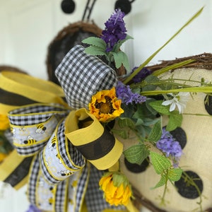 Bee and Sunflower Wreath for Front Door, Bee Welcome Wreath, Summer Bee Door Hanger, Sunflower Porch Decor, Rustic Burlap Wreath image 7