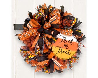 Whimsical Trick or Treat Halloween Wreath – Bold Orange & Black Door Decor with Candy Corn Ribbons, Full and Festive Deco Mesh Style
