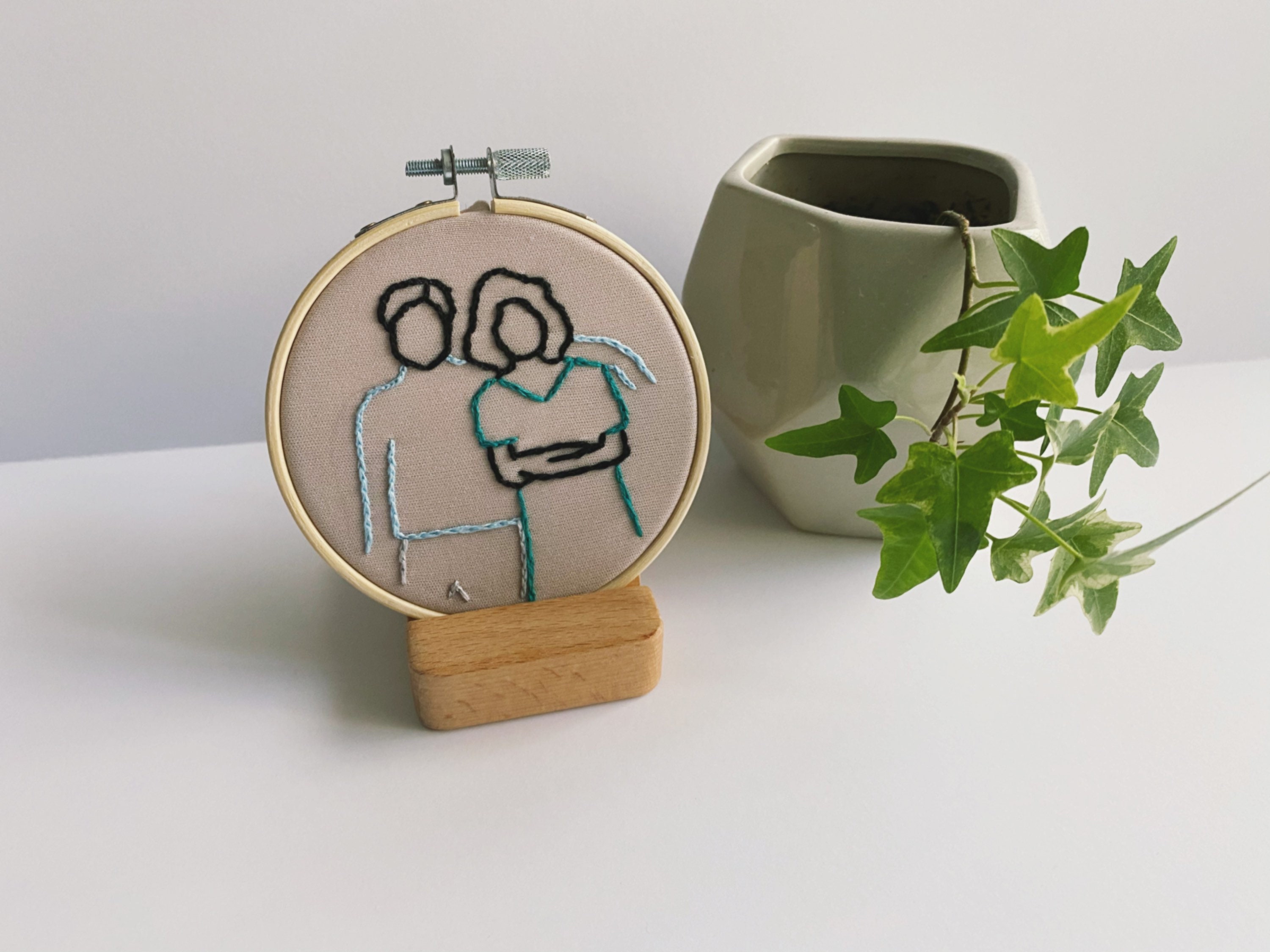 Embroidery Hoop Display Stand // Embroidery Hoop Prop // Stand Etsy