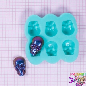 3/4" Small Skull Mold • Shiny and Detailed Silicone Mold for Stud Earrings • Great for Resin and Clay • Resin Earring Mold • Stud Mold