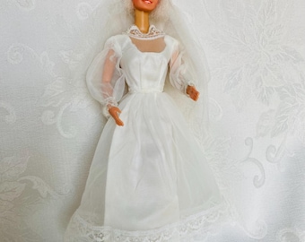 Vintage Barbie 1976 Satiny Sweet Spring Bride Outfit #7176 Mattel