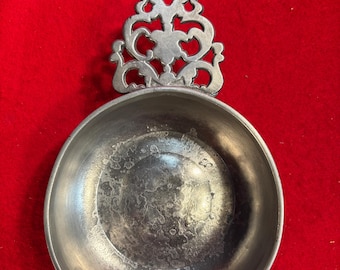 Antique American Pewter 5-1/4" Porringer, Flowered Handle, Rhode Island c. 1780