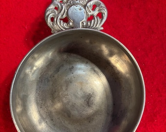 Antique American Pewter Crown/Coronet Handle Porringer New England c. 1820