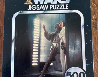 Star Wars Jigsaw Puzzle #40139 Series II Luke Skywalker and Princess Leia Leap For Their Lives 500 Pieces Vintage 1977 COMPLETE!