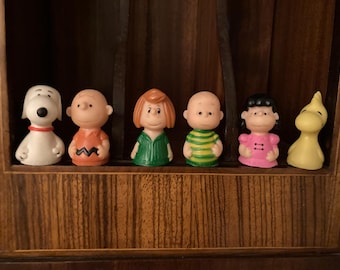 Vintage 1970’s Peanuts Gang Show Time Finger Puppet Set Complete