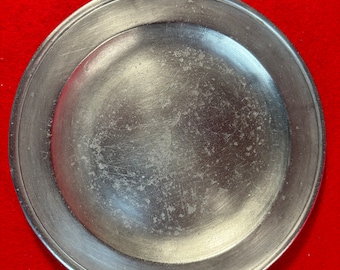 18th Century Finely Marked Antique Pewter English Single Reeded 7-1/2&quot; Plate by Richard Yates, London,