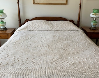 Vintage Hobnail/Chenille Pine Star Medallion Queen Bedspread