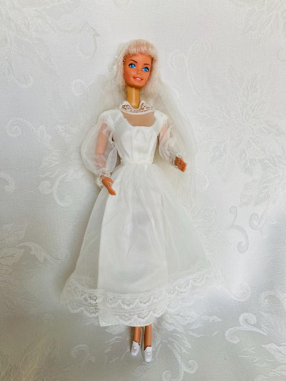 Vintage Barbie 1976 Satiny Sweet Spring Bride Outfit #7176 Mattel