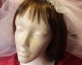 Vintage Radiance Bridal Veil White Fire Opal Crystal Tiara  display picture 2