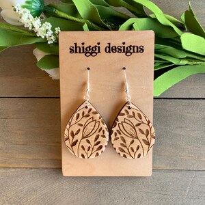 Floral tulip engraved  earrings