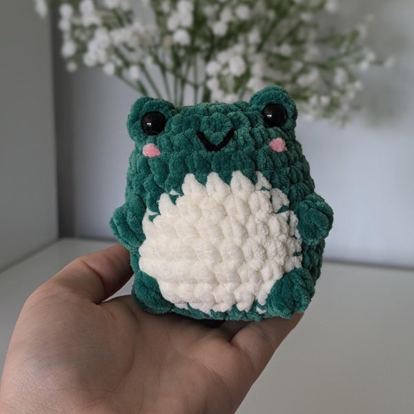 Crochet Green Frog Plush: Super Soft Amigurumi Toy
