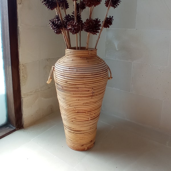 VASE DE SOL EN RATTAN Rebecca - meubles en rotin, rotin naturel, vase à fleurs, vase naturel, décoration intérieure boho, style boho, grand vase boho tissé