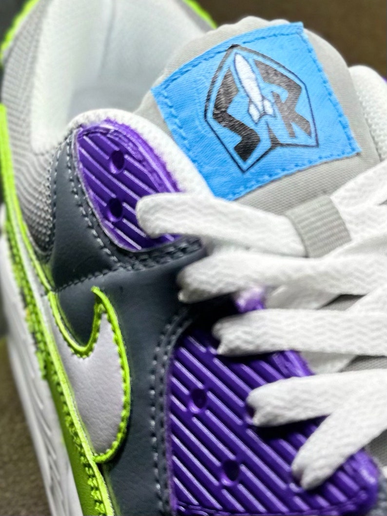 buzz nike 90