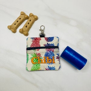 Pineapple Dog treat pouch, Poop bag holder,Dog pouch, Dog bag holder, Personalized Poop bag holder, Dog Poop bag dispenser, dog coin purse,