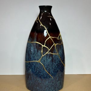 Kintsugi Vase, Broken Pottery, Japanese Art, Wabi Sabi Home Decor, Japandi Art, Golden Repair