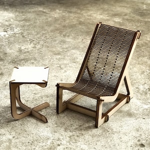 1:6 Miniature deck chair & side table, Dollhouse Furniture