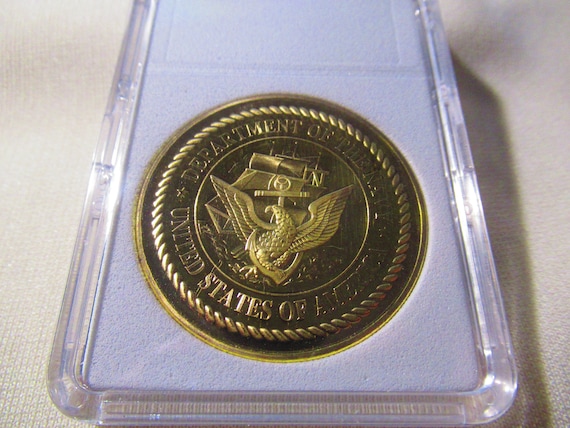 ⭐️稀少価値　レア物　アンティーク　ヴィンテージ　USトランク　スタッズ　アイアン U S Navy - USS San Bernardino (LST-1189) Challenge Coin - Etsy