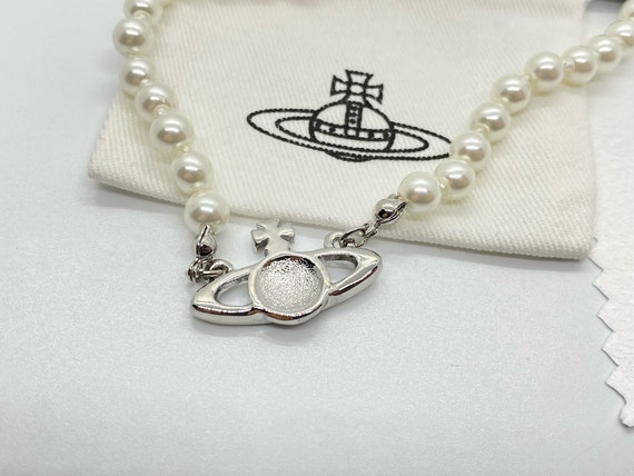 Vivienne Westwood Pearl SILVER Orb Choker Necklace - Etsy Vivienne Westwood Pearl SILVER Orb Choker Necklace - Etsy