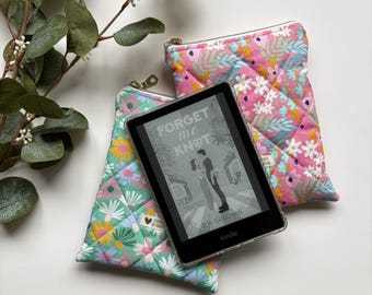 Quilted Kindle Sleeve: E-reader Zipper Pouch Case - Book Lover Gift