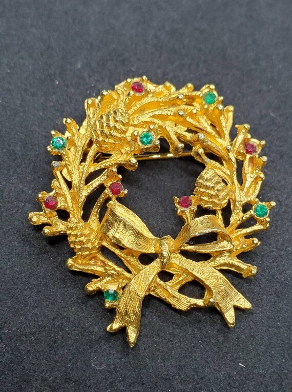 Trifari Style Gold Tone Wreath Acorns and Rhinesto