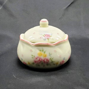 Vintage Porcelain Floral Jewelry Lidded Trinket Dish Made in Japan