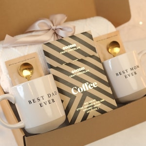 New parent care package new mom gift box for welcome baby care package for Couple gift set new parent care package birth flower