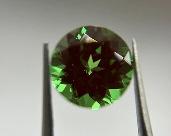 Unique Custom Growth Laser Cr3+YAG Christmas Olive-Green 1.25CT 6mm Loose Gemstone For Pendant Ring Earring Jewelry Making Rare Gift For Her