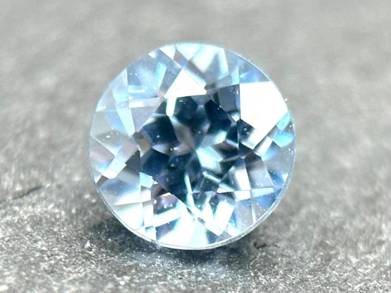 スピネル 0.6ct（スピネル 0.6ct ルース） 