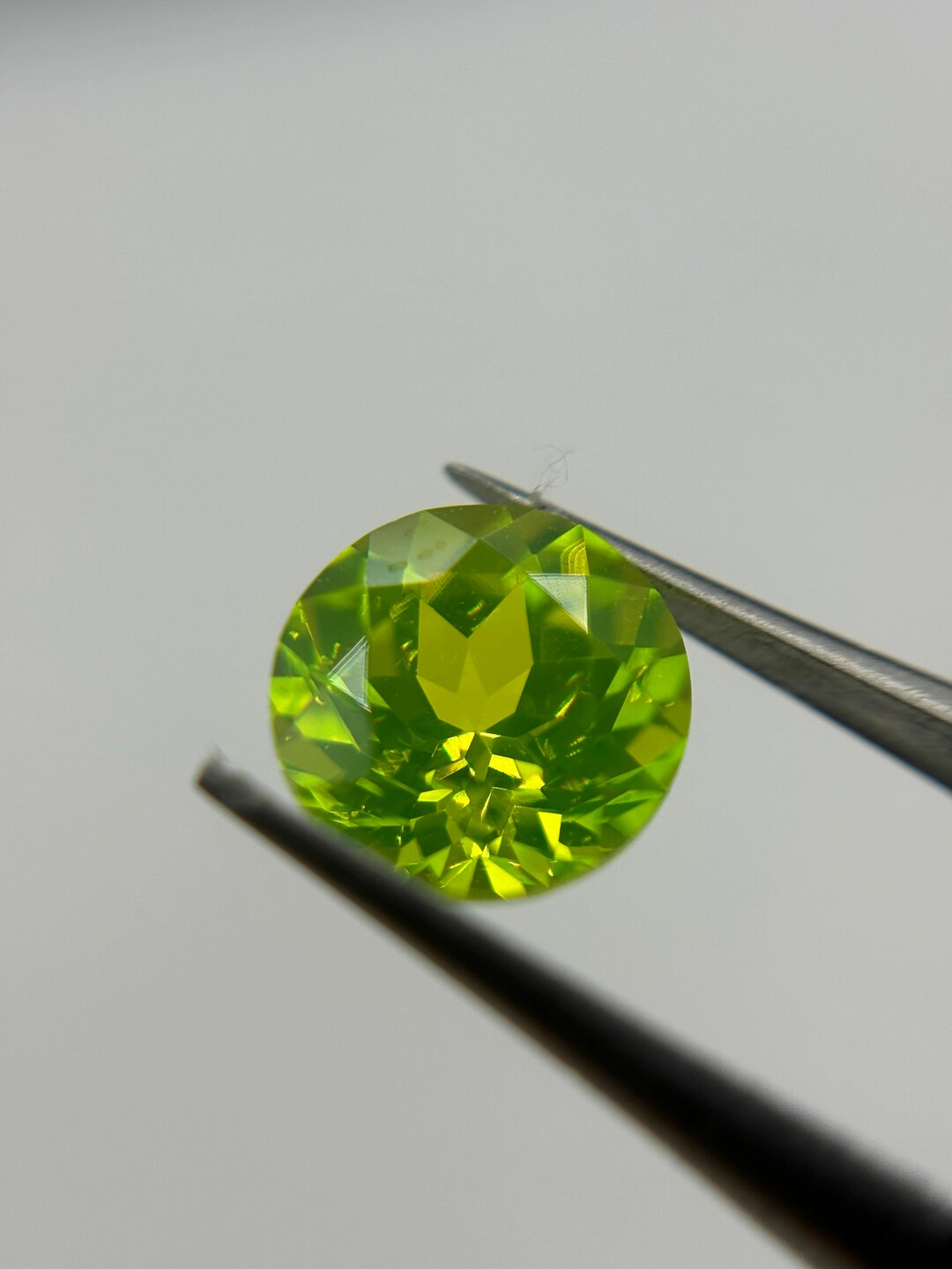 High Luminescence LUAG Lutetium Aluminum Gems Laser Crystal 1.9CT 6MM Fluorescent Lab