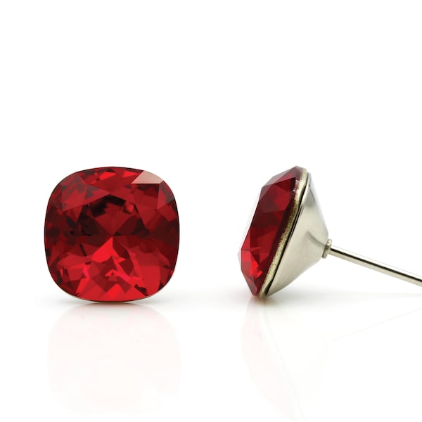 10mm Red Swarovski Studs | Boucles d’oreilles Cushion Cut | Boucles d’oreilles en cristal rouge | | de cristal carré Studs hypoallergéniques | Goujons de cristal de tous les jours