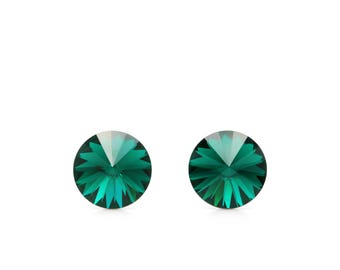 Boucles d'oreilles en cristal émeraude 8 mm | Boucles d'oreilles en cristal Swarovski vertes | Boucles d'oreilles avec pierre de naissance de mai | Clous d'oreilles hypoallergéniques | Boucles d'oreilles scintillantes de tous les jours