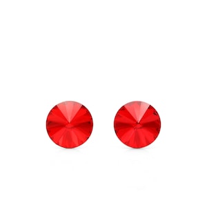 Brincos Swarovski vermelhos de 8 mm | Brincos de cristal vermelho | Brincos com pedra do mês de janeiro | Brincos vermelhos brilhantes | Brincos hipoalergênicos | Brincos para o dia a dia
