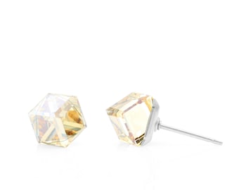 Pendientes de botón de cristal de oro de 6 mm / Pendientes de botón de cristal de Swarovski / Pendientes de oro minimalistas / Pendientes de botón hipoalergénicos / Pendientes de botón cúbicos / Pendientes de uso diario