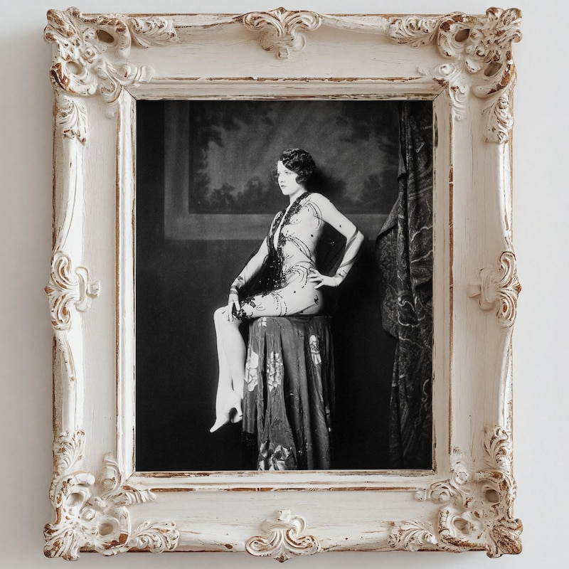 Nude Women With Hourglass Figure - Etsy