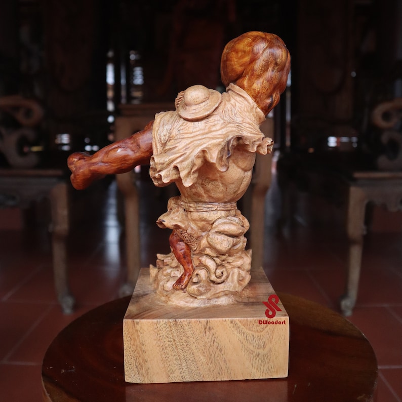 LUFFY with video One Piece wooden statue image 3