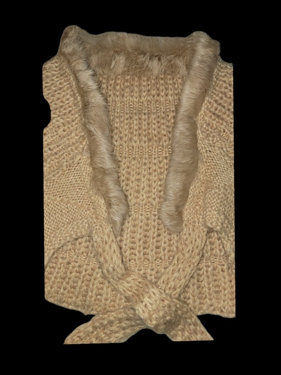 Vintage Lambswool Shawl, Fur Collar - image 2