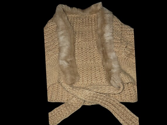 Vintage Lambswool Shawl, Fur Collar - image 3